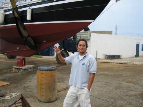 Fabrisio le responsable du chantier , fils du patron.