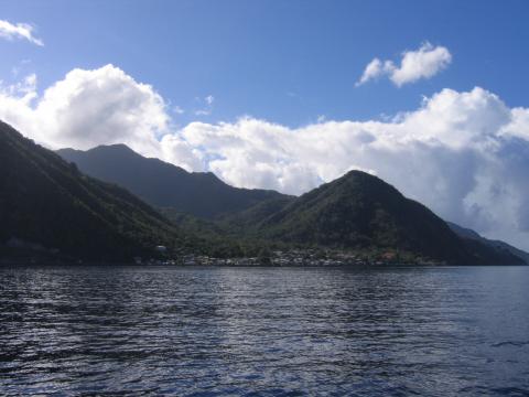 En quittant Roseau