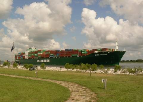 Savannah est le port maritime le plus actif de la région.
